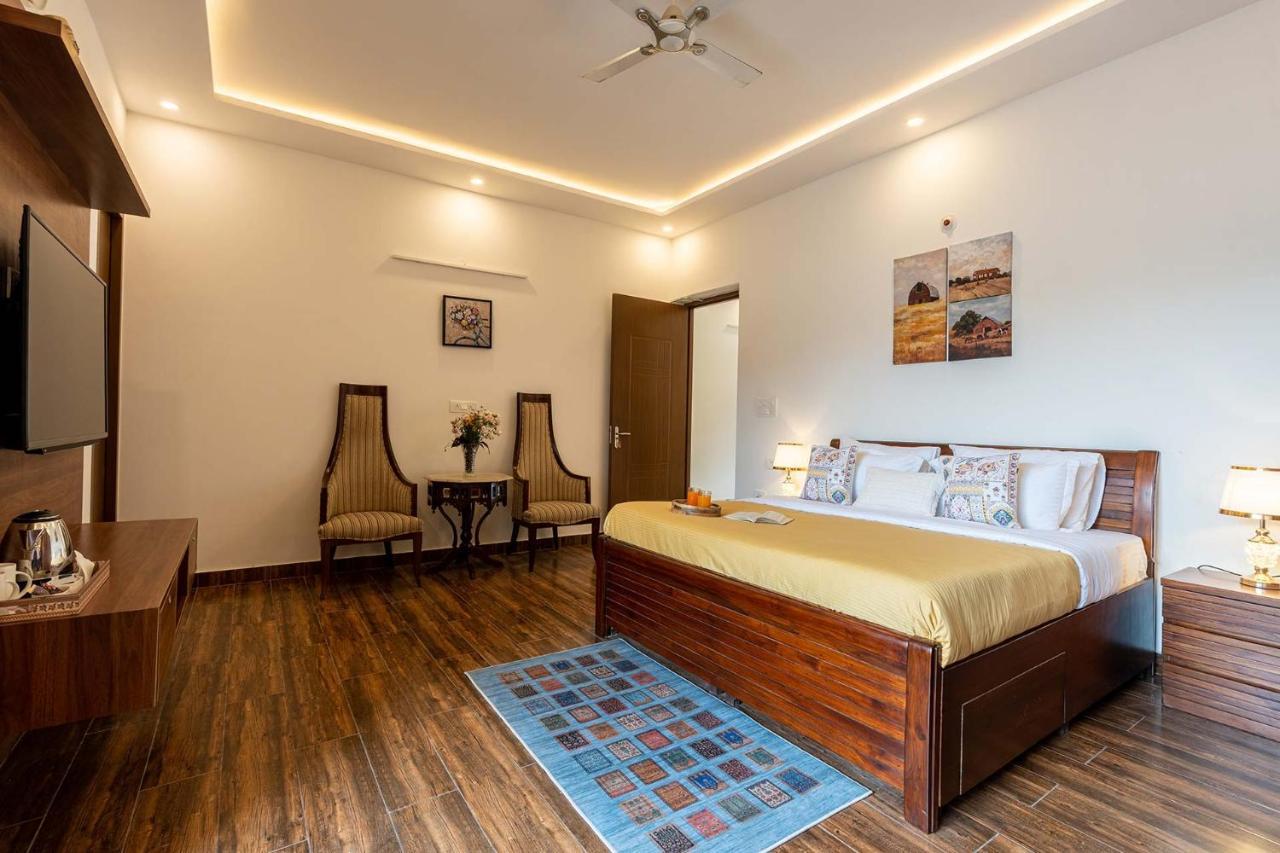 Brookvale Manor By Stayvista - Private Pool Haven With Endless Views & Indoor Fun Sohna Exterior photo