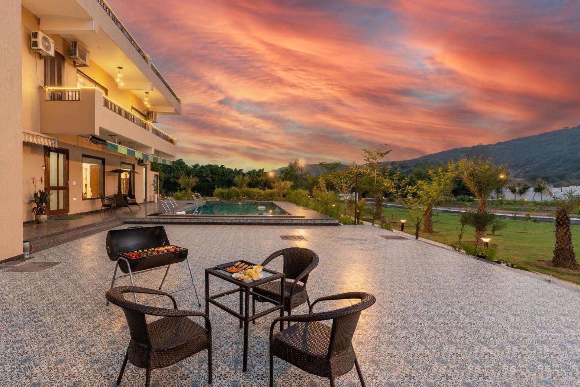 Brookvale Manor By Stayvista - Private Pool Haven With Endless Views & Indoor Fun Sohna Exterior photo